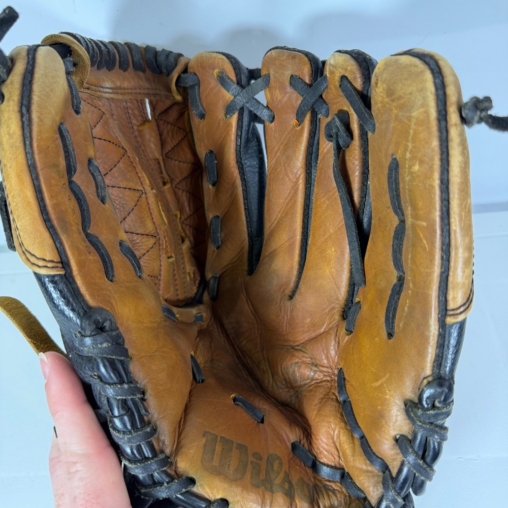 Vintage Wilson‎ Baseball Glove Leather Infield Outfield Baseball Mitt